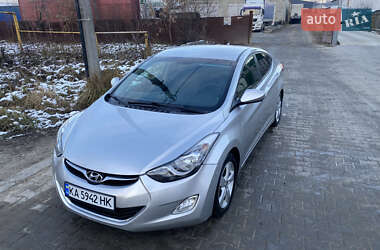 Седан Hyundai Elantra 2013 в Чернівцях