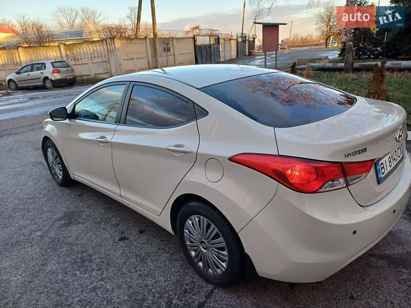 Седан Hyundai Elantra 2012 в Полтаве