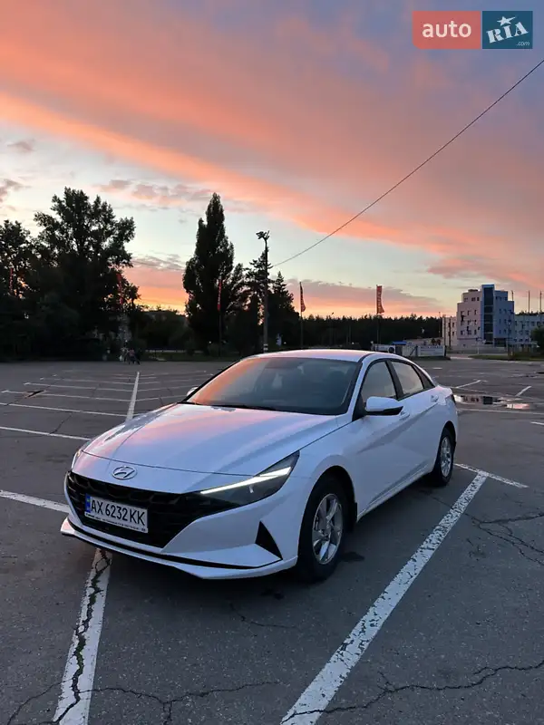 Седан Hyundai Elantra 2022 в 