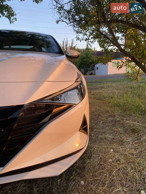 Седан Hyundai Elantra 2022 в Киеве