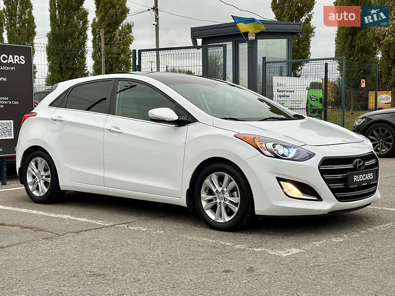 Хетчбек Hyundai Elantra 2015 в Кременчуці