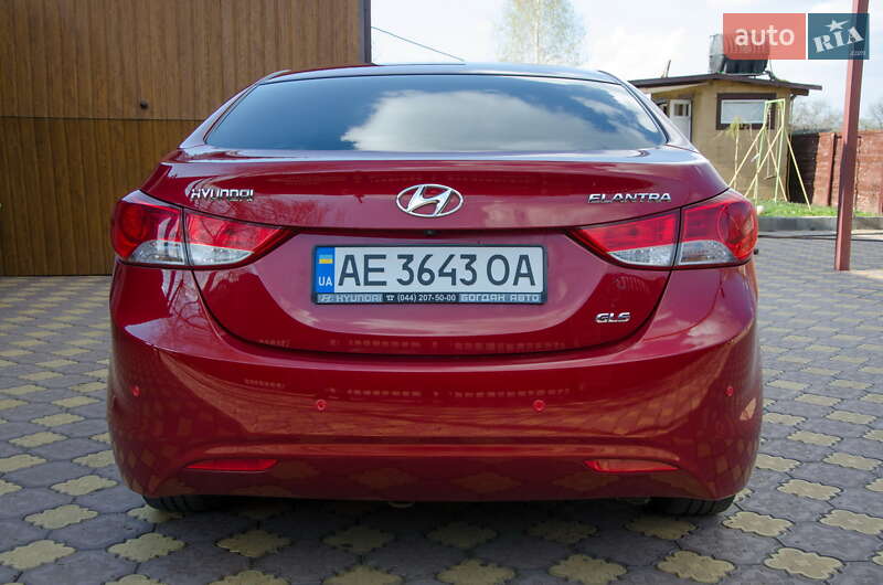 Седан Hyundai Elantra 2013 в Кривом Роге