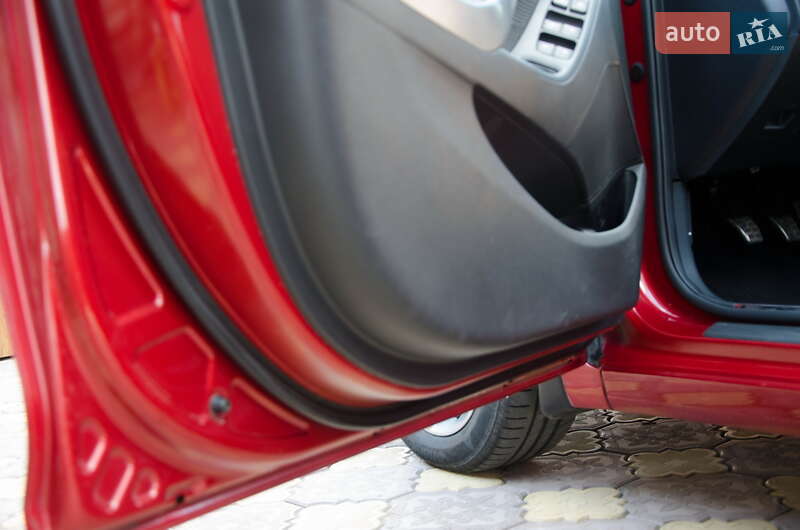 Седан Hyundai Elantra 2013 в Кривом Роге