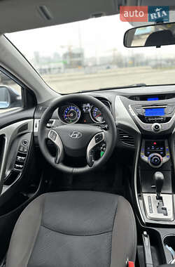 Седан Hyundai Elantra 2012 в Києві