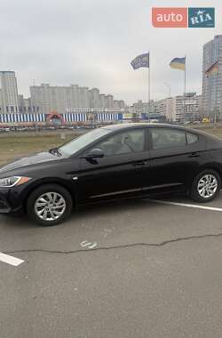 Седан Hyundai Elantra 2017 в Києві