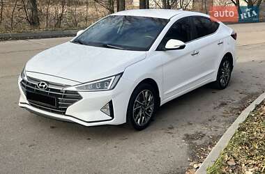 Седан Hyundai Elantra 2019 в Києві