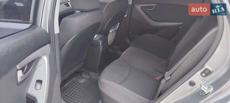 Седан Hyundai Elantra 2012 в Києві