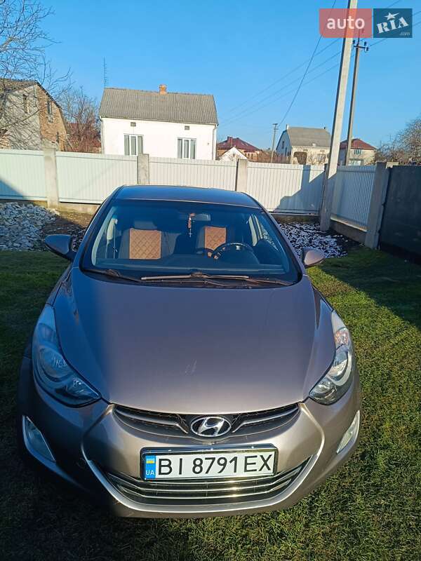 Hyundai Elantra 2012