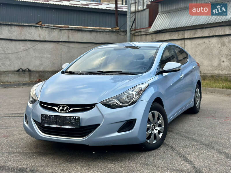 Седан Hyundai Elantra 2013 в Киеве