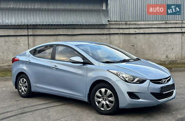 Седан Hyundai Elantra 2013 в Киеве