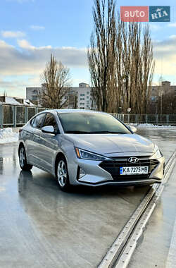 Седан Hyundai Elantra 2019 в Киеве