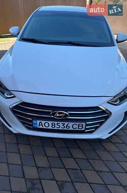 Седан Hyundai Elantra 2016 в Вишкові