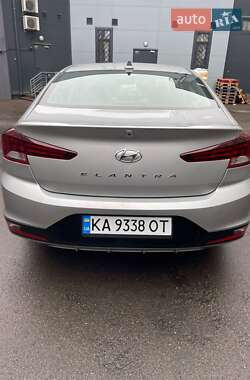 Седан Hyundai Elantra 2020 в Києві