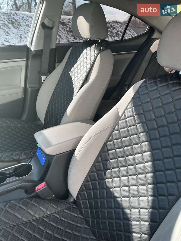 Седан Hyundai Elantra 2017 в Борисполе