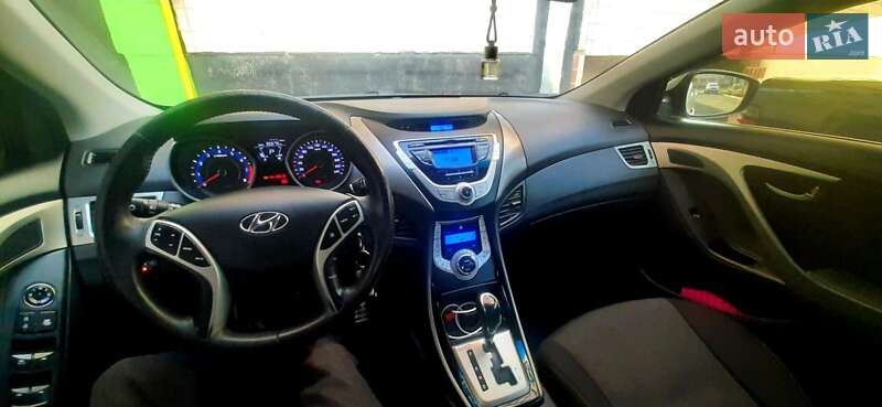 Седан Hyundai Elantra 2011 в Кривом Роге