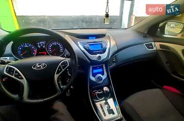 Седан Hyundai Elantra 2011 в Кривом Роге