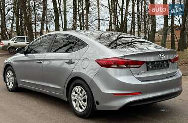 Седан Hyundai Elantra 2016 в Охтирці