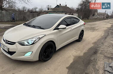 Седан Hyundai Elantra 2011 в Краснограді