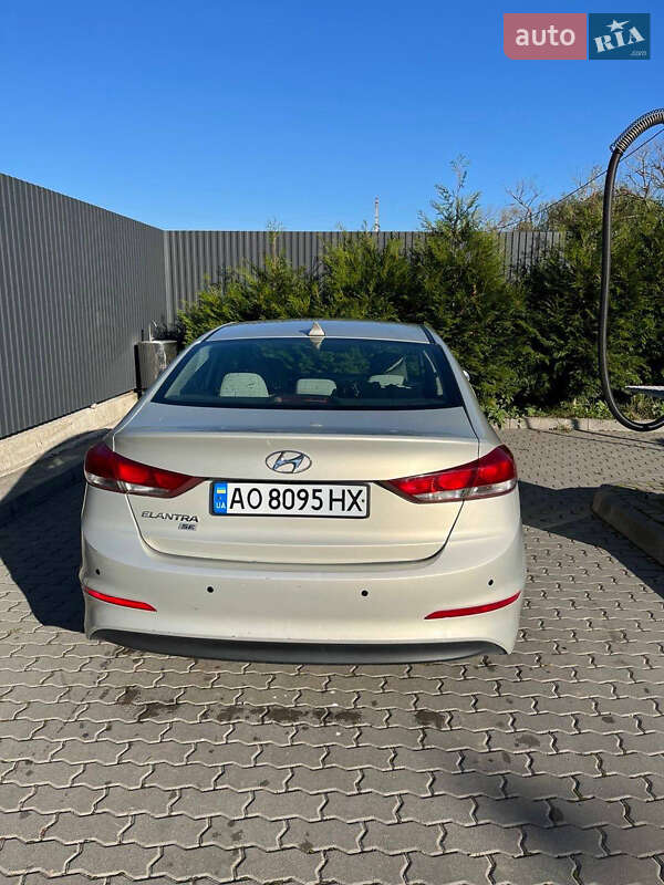 Седан Hyundai Elantra 2016 в Ужгороде фото 2 Седан Hyundai Elantra 2016 в Ужгороде