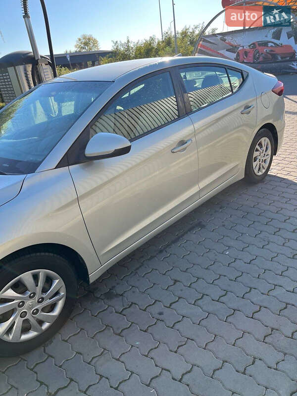 Седан Hyundai Elantra 2016 в Ужгороде фото 7 Седан Hyundai Elantra 2016 в Ужгороде