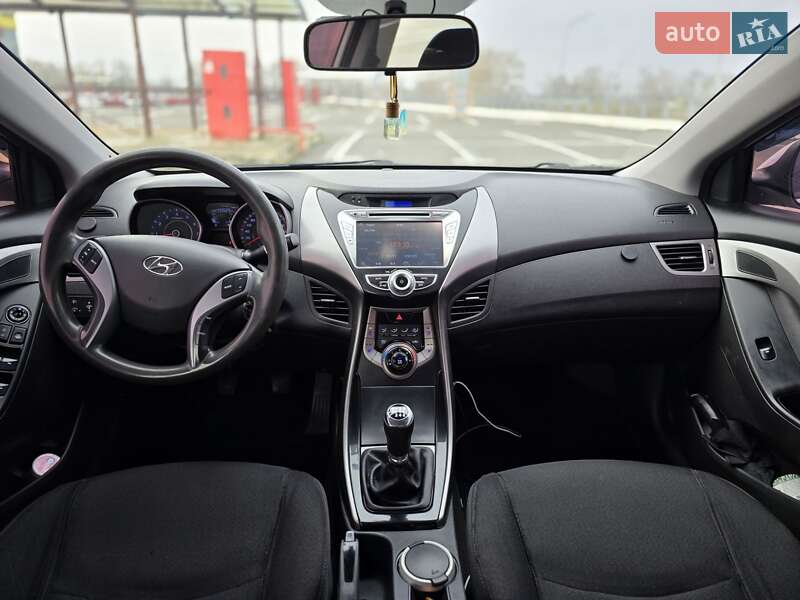 Седан Hyundai Elantra 2013 в Киеве