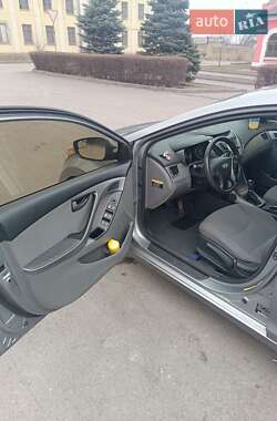 Седан Hyundai Elantra 2014 в Каменском