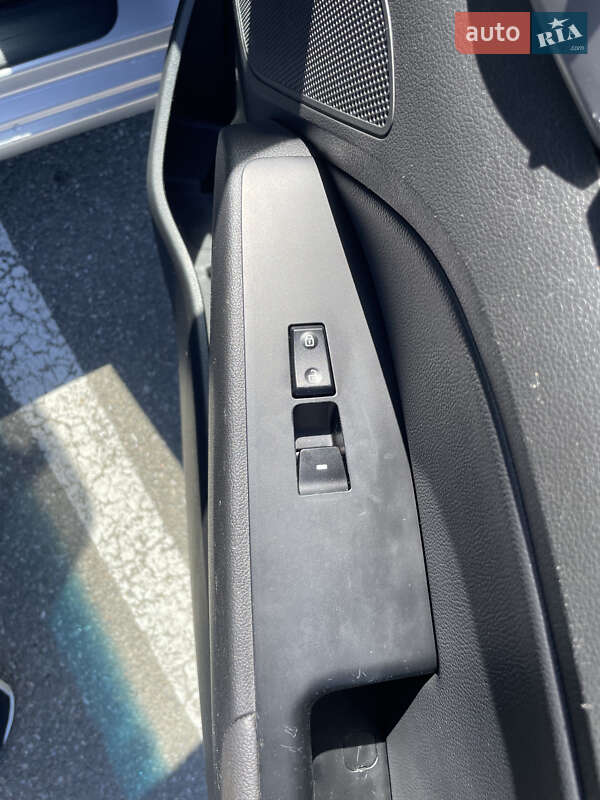 Седан Hyundai Elantra 2016 в Киеве