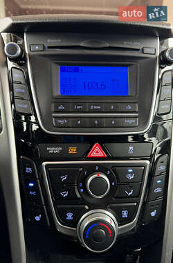 Хэтчбек Hyundai Elantra 2014 в 