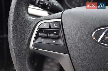 Седан Hyundai Elantra 2018 в 