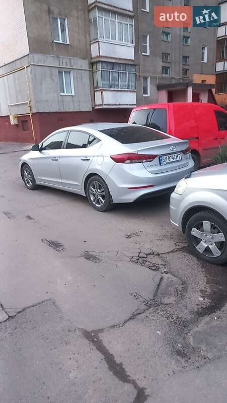 Седан Hyundai Elantra 2018 в Хмельницком