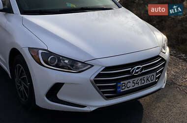 Седан Hyundai Elantra 2016 в 