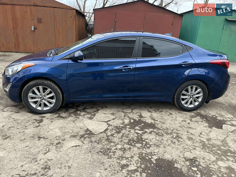 Седан Hyundai Elantra 2015 в Тальном