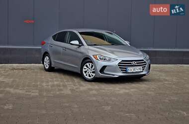 Седан Hyundai Elantra 2016 в Киеве