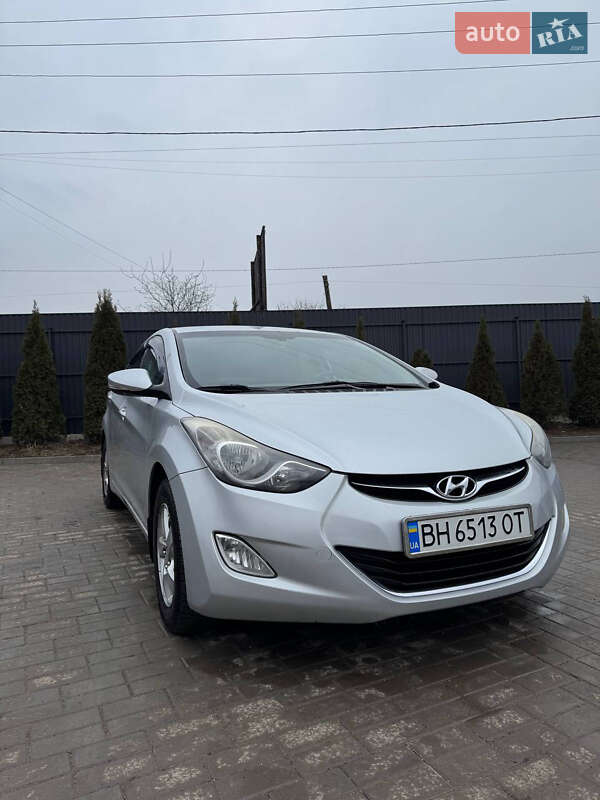 Седан Hyundai Elantra 2011 в Городке