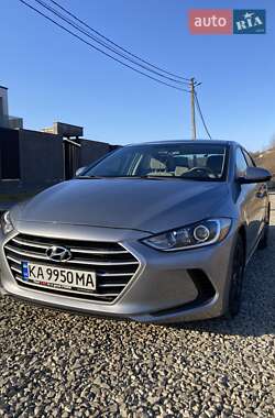 Седан Hyundai Elantra 2016 в Івано-Франківську