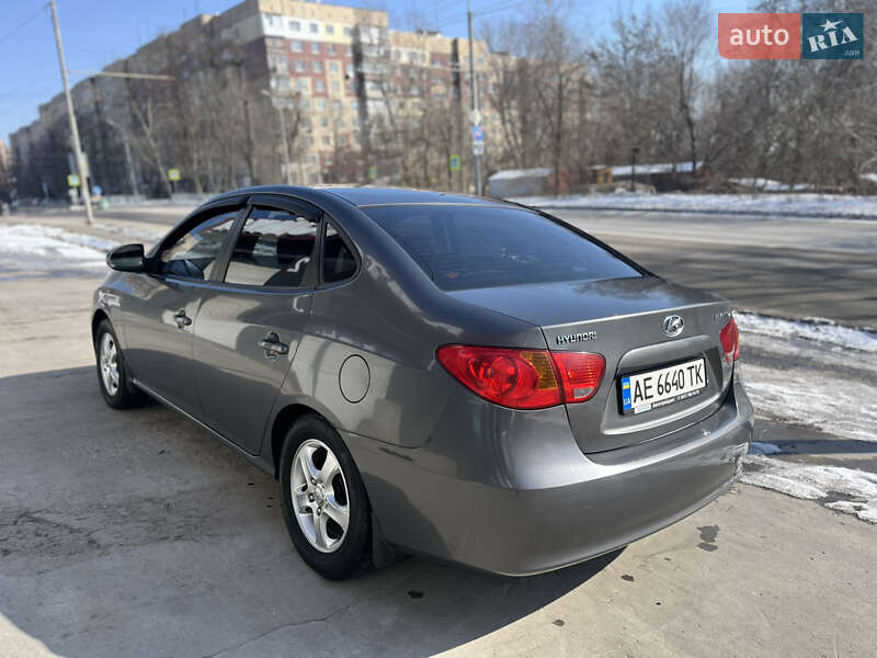 Седан Hyundai Elantra 2008 в Луцке