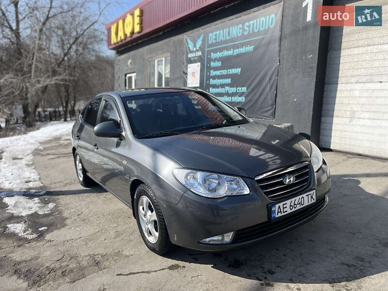 Седан Hyundai Elantra 2008 в Луцке