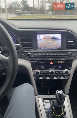 Седан Hyundai Elantra 2020 в 