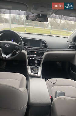 Седан Hyundai Elantra 2020 в 
