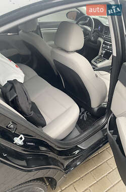 Седан Hyundai Elantra 2020 в 