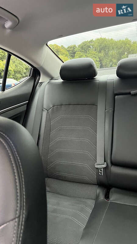 Седан Hyundai Elantra 2018 в Кременчуге