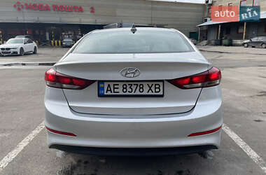 Седан Hyundai Elantra 2016 в Днепре