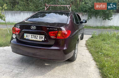 Седан Hyundai Elantra 2008 в Киеве