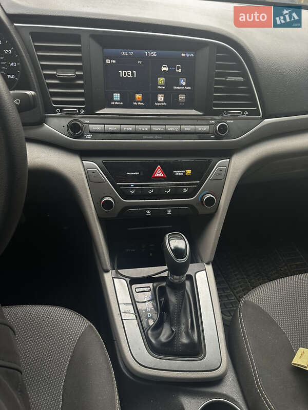 Hyundai Elantra 2016