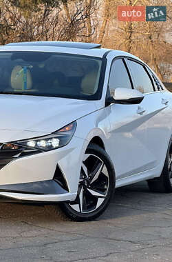Седан Hyundai Elantra 2021 в Каменском