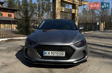 Седан Hyundai Elantra 2018 в Києві