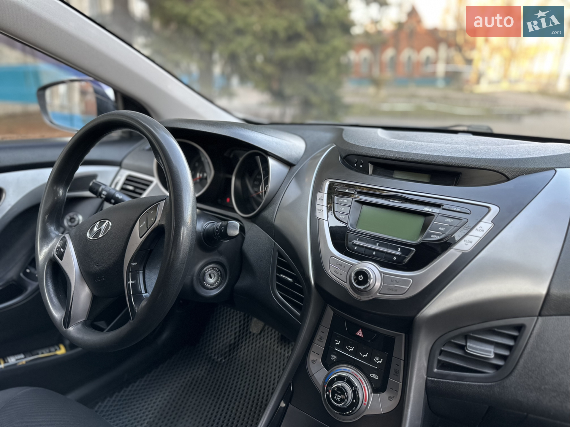 2013 Hyundai Elantra - мініатюра 20