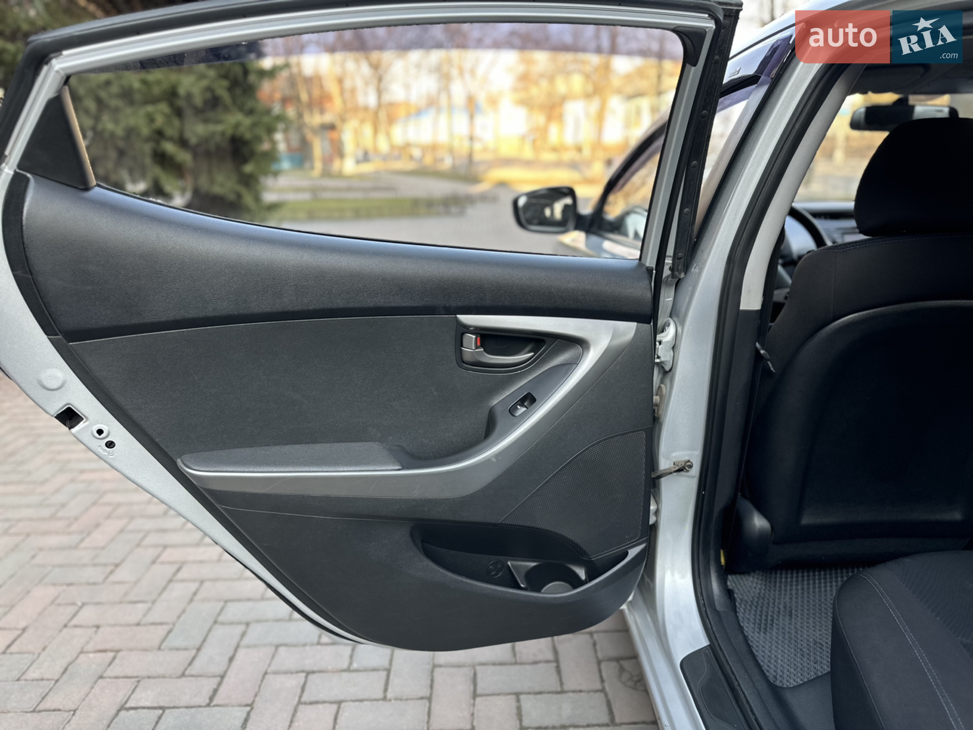 2013 Hyundai Elantra - мініатюра 30
