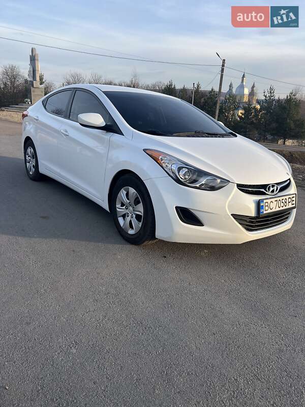 Седан Hyundai Elantra 2013 в Львове