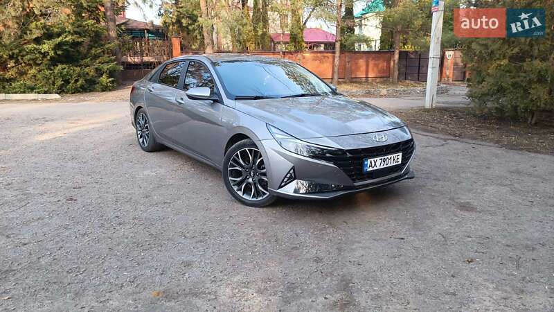 Седан Hyundai Elantra 2021 в 